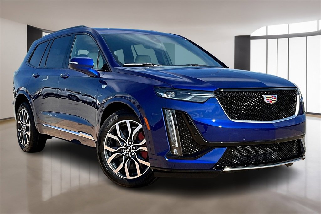 2025 Cadillac XT6 Sport photo 2