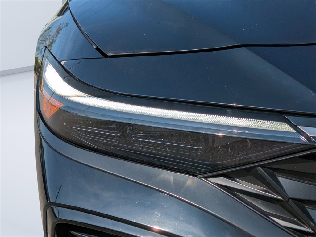 2024 Hyundai Elantra SEL Convenience photo 9