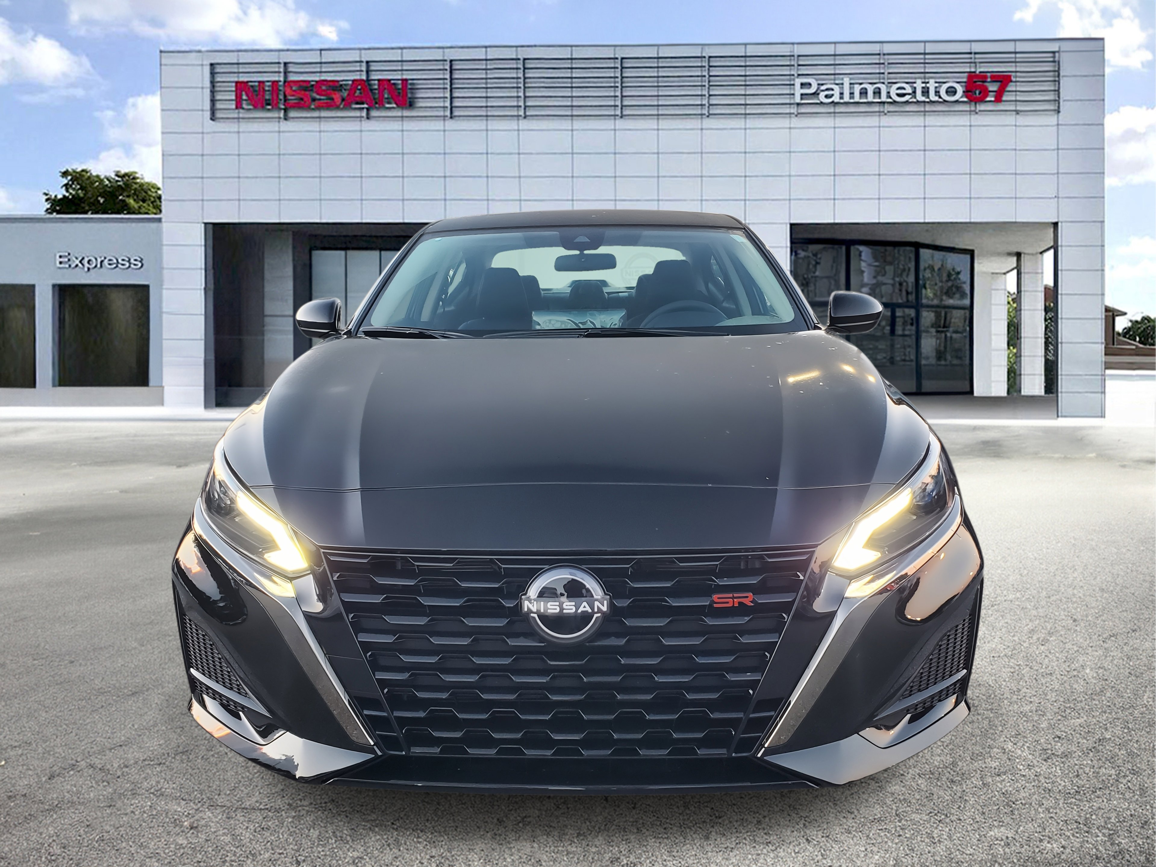 2025 Nissan Altima 2.5 SR photo 2