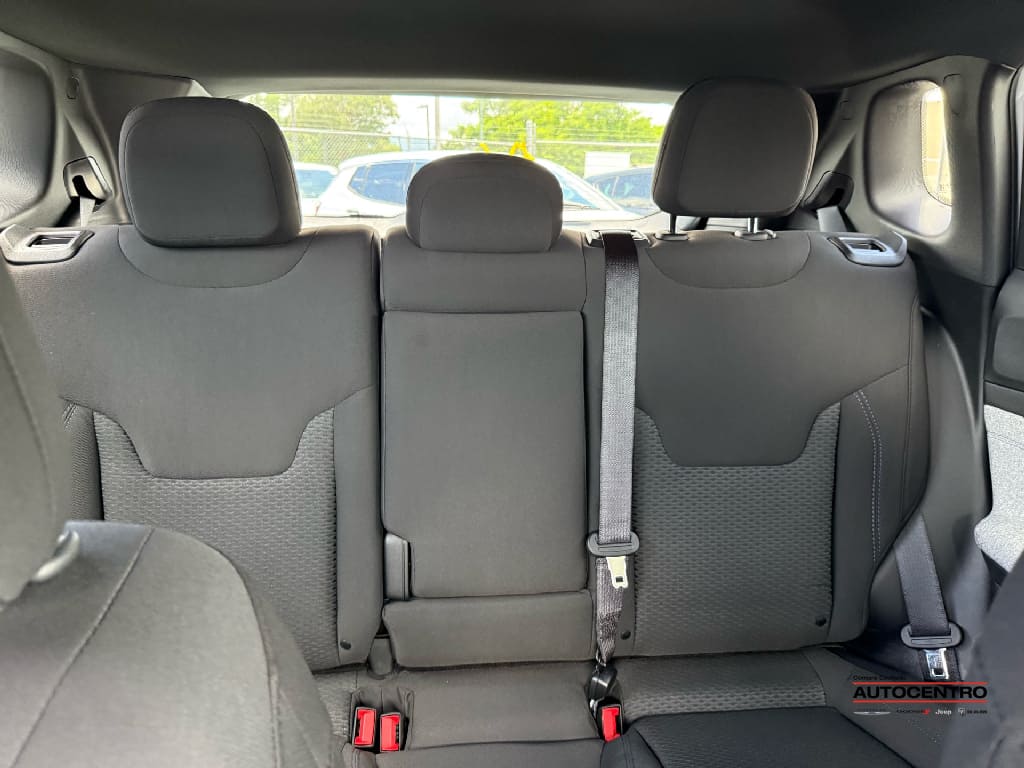 2025 Jeep Compass Sport photo 2