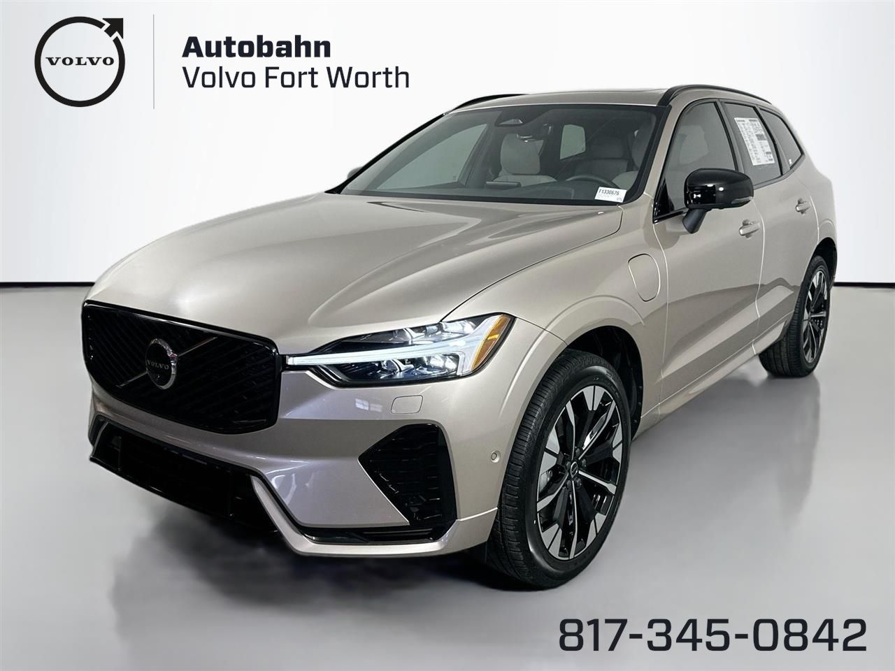 2026 Volvo XC60 Plus's photo