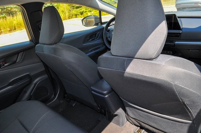 2024 Toyota Prius LE photo 22