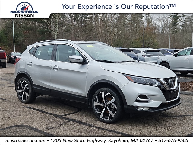 2022 Nissan Rogue Sport SL's photo