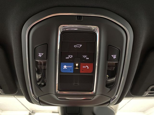 2025 Jeep Grand Cherokee Altitude photo 24