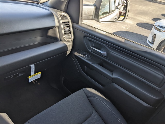 2025 Ram 1500 Tradesman photo 11