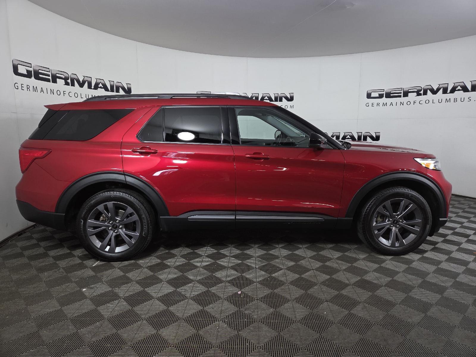 2023 Ford Explorer XLT photo 2