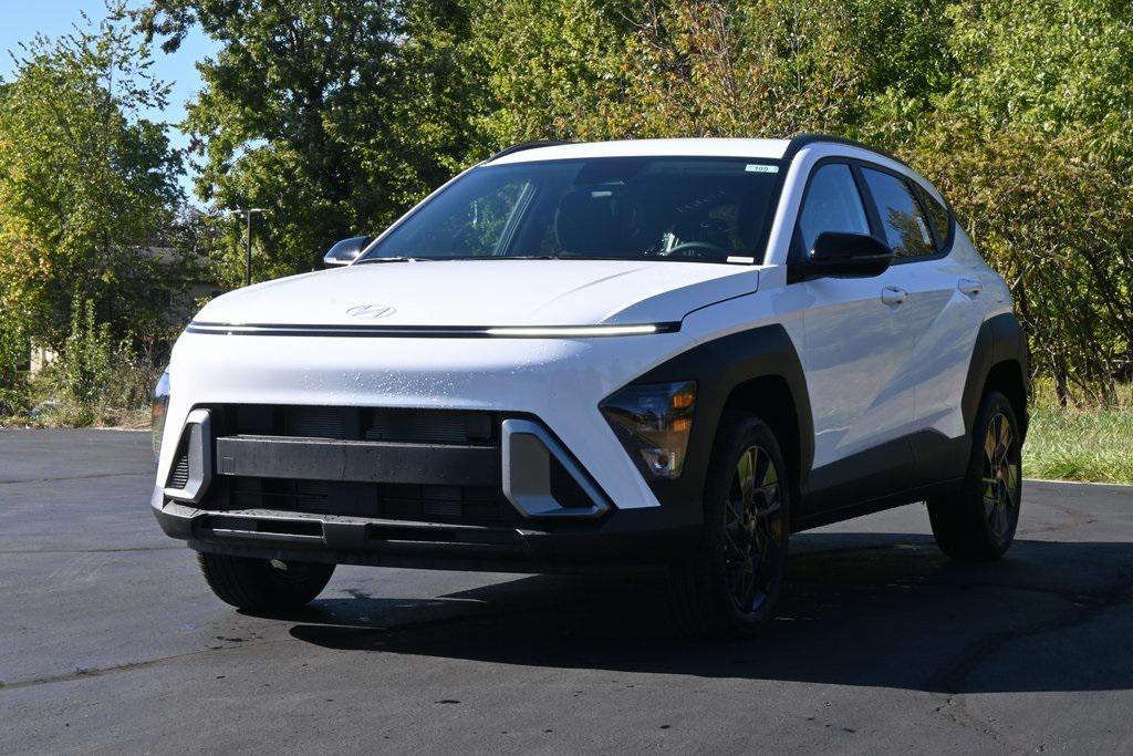 2026 Hyundai Kona SEL photo 2