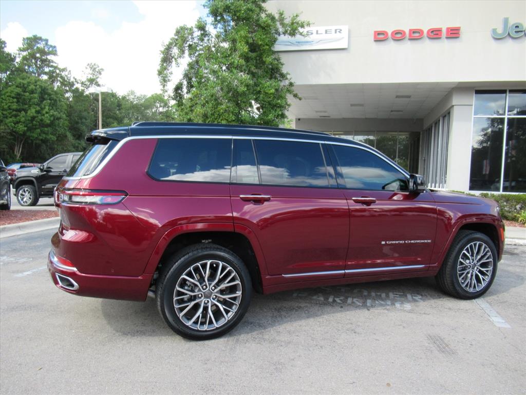 2025 Jeep Grand Cherokee L Summit photo 6