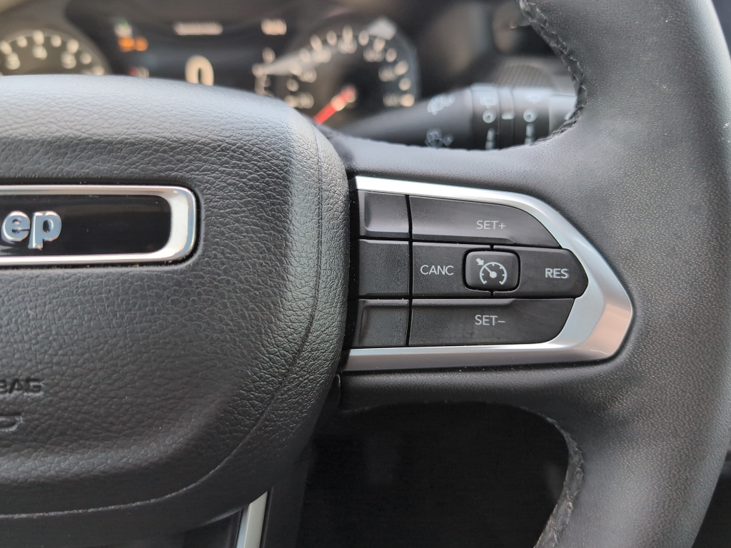 2023 Jeep Compass Altitude photo 16