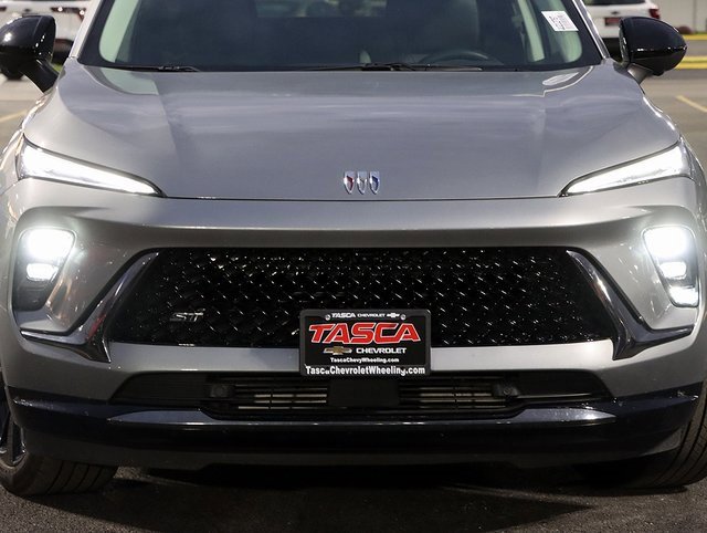 2025 Buick Envision Sport Touring photo 2