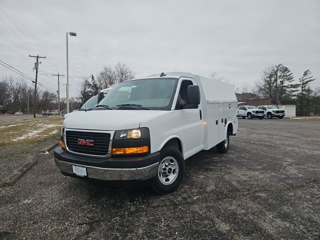 2024 Gmc Savana Cutaway 3500 photo 2