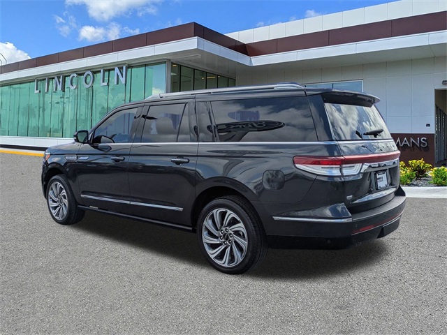 2022 Lincoln Navigator L Reserve photo 3