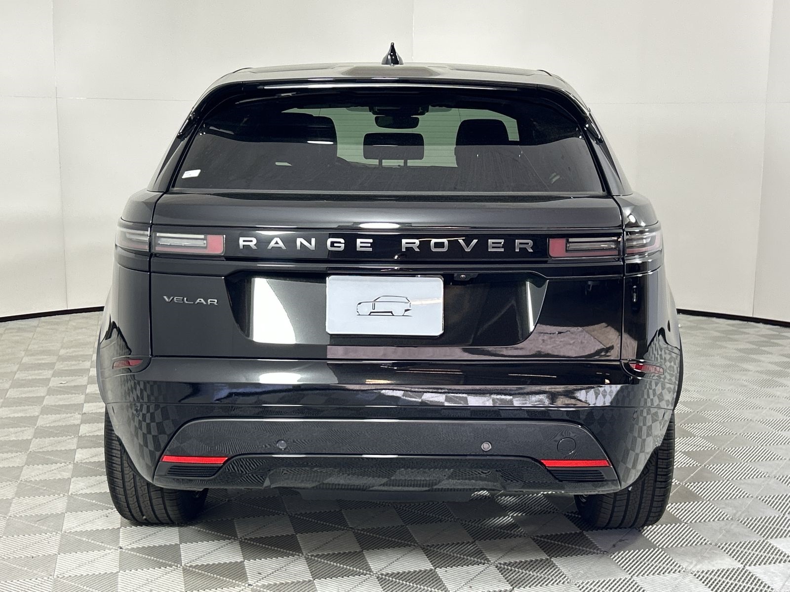 2026 Land Rover Range Rover Velar SE photo 4