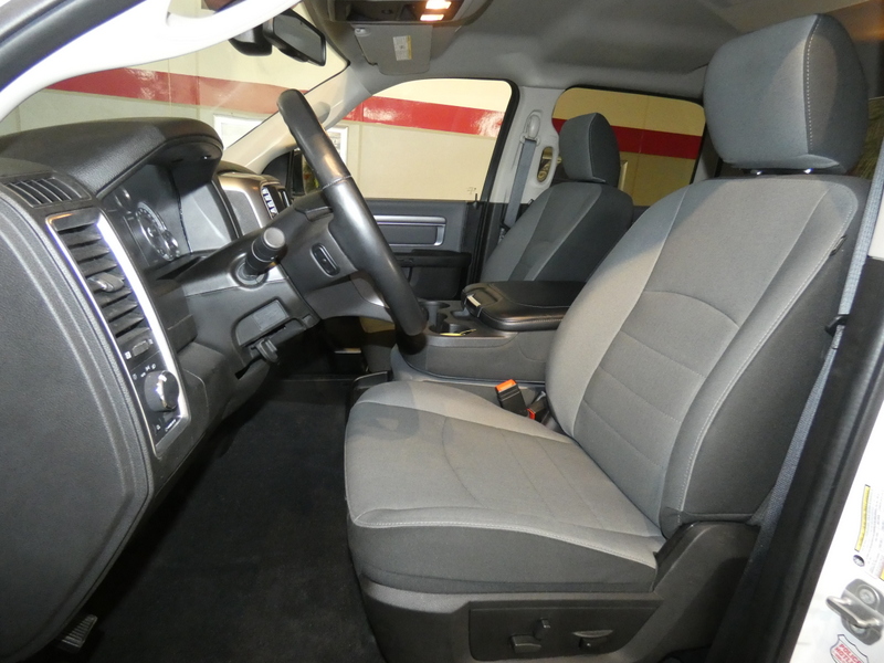 2022 Ram 1500 Classic SLT photo 5