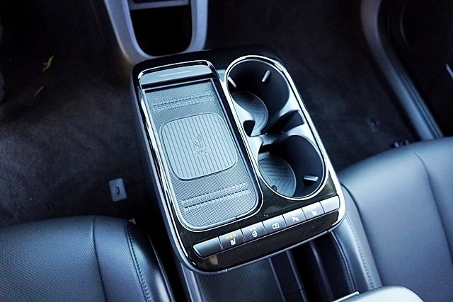 Used 2025 White Hyundai SEL image 30