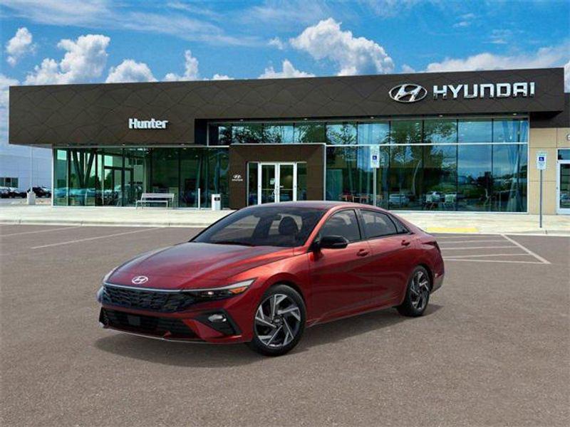 2025 Hyundai Elantra SEL's photo