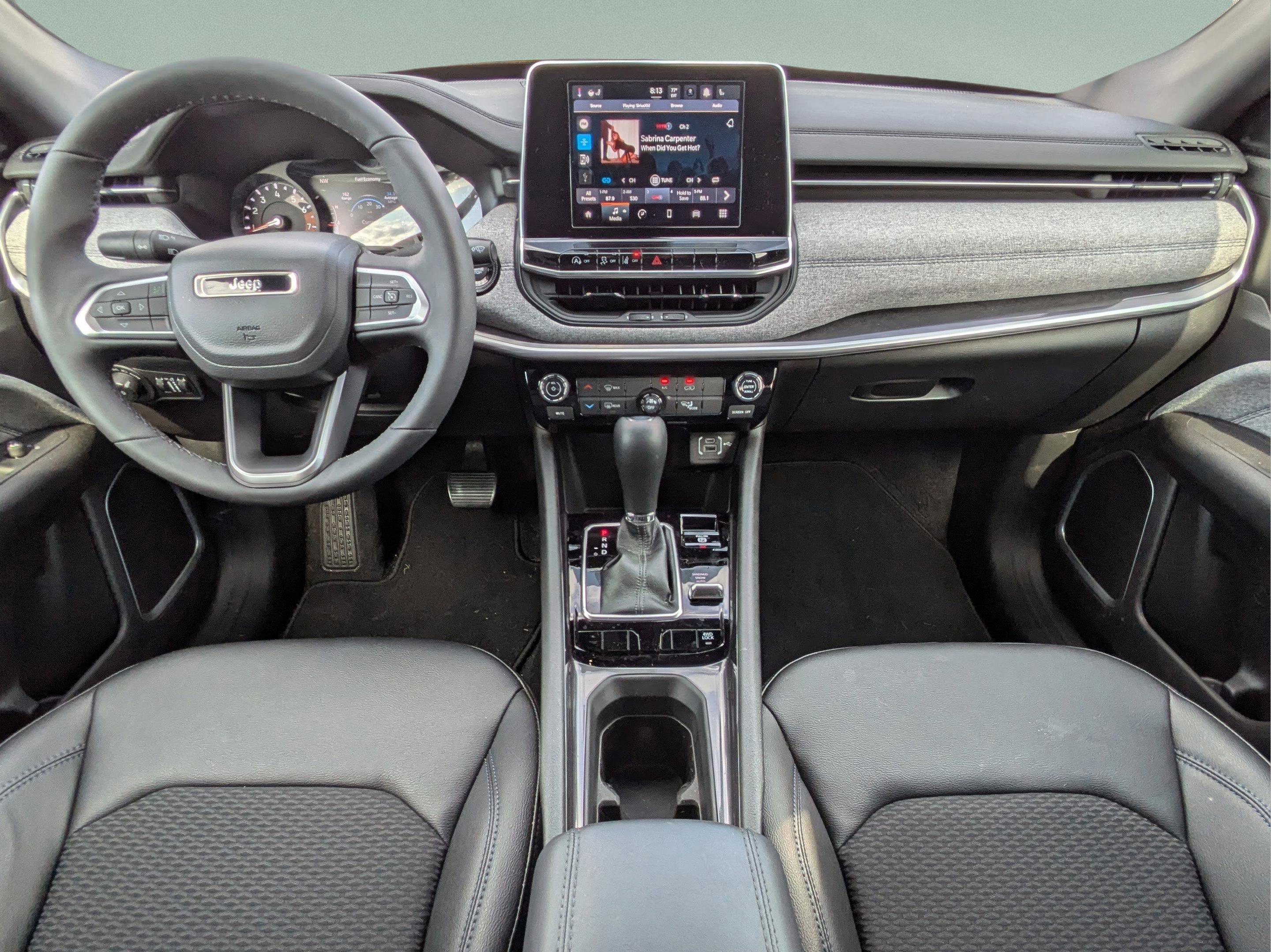 2025 Jeep Compass Latitude photo 23