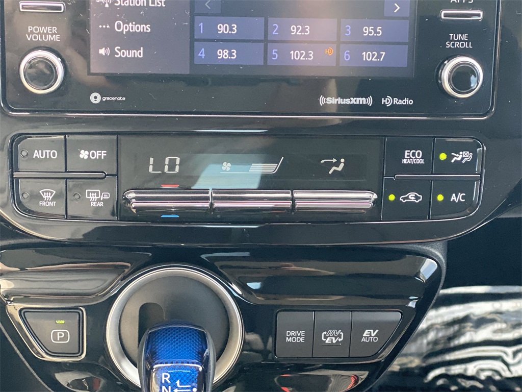 2021 Toyota Prius Prime LE photo 16