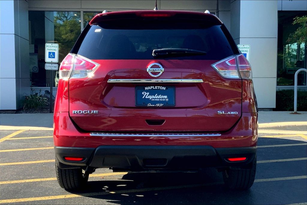 2015 Nissan Rogue SL photo 3