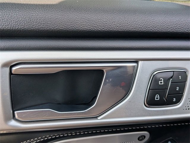 2020 Ford Explorer ST photo 10