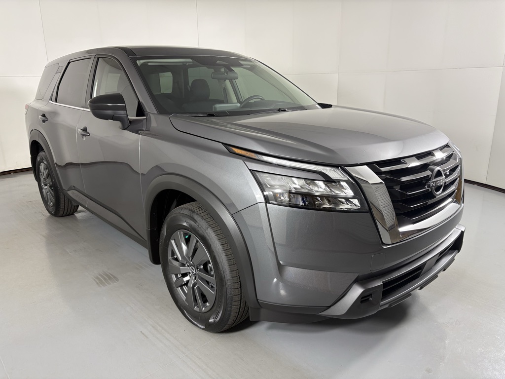 2025 Nissan Pathfinder S photo 2