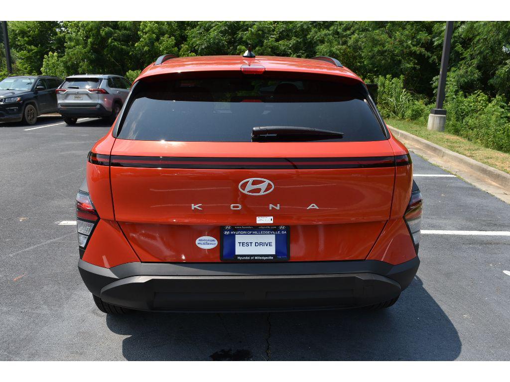 2025 Hyundai Kona SEL photo 3