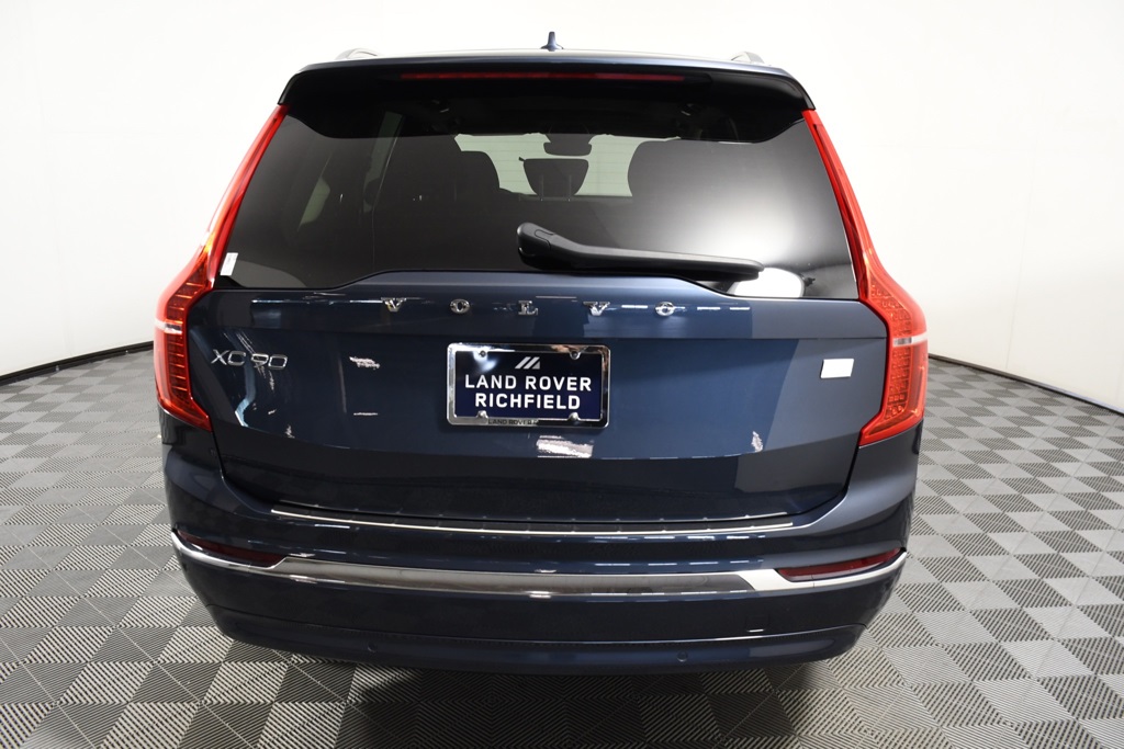 2023 Volvo XC90 Recharge T8 Core photo 4