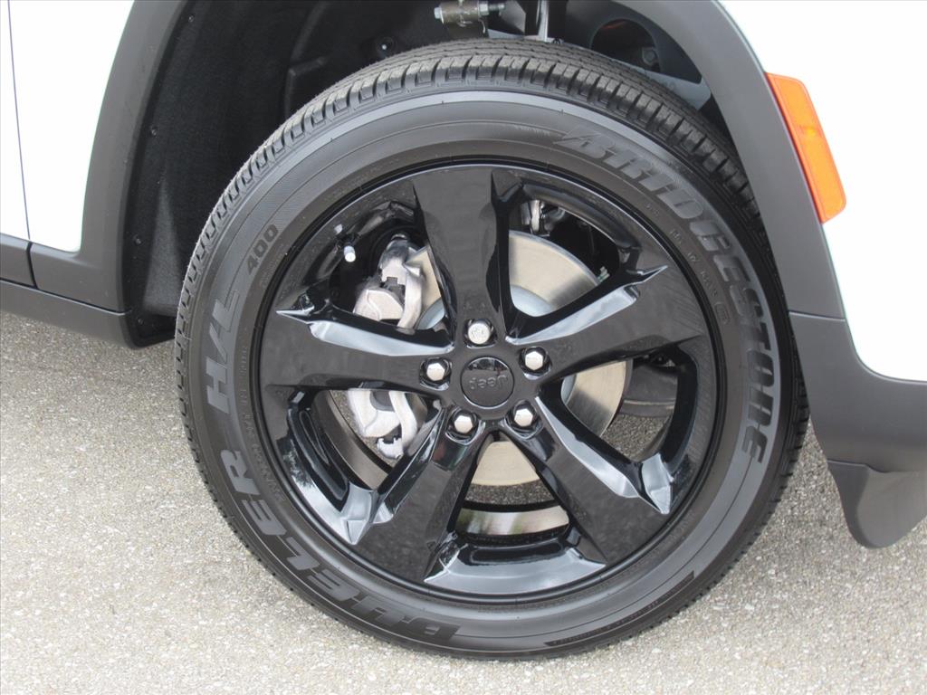 2025 Jeep Grand Cherokee Altitude photo 7