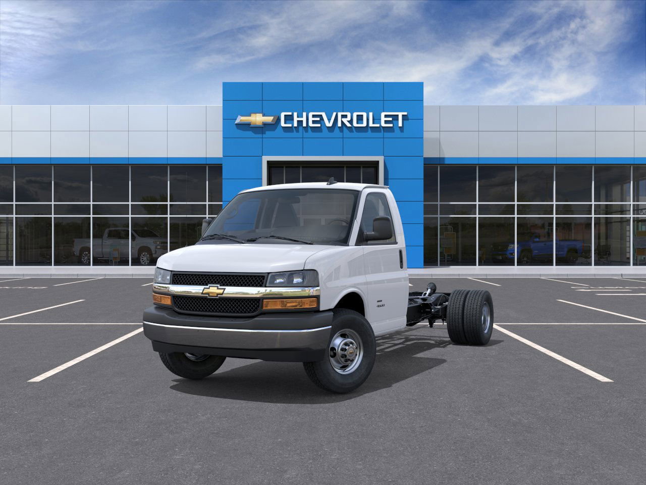 2025 Chevrolet Express Cutaway photo 4