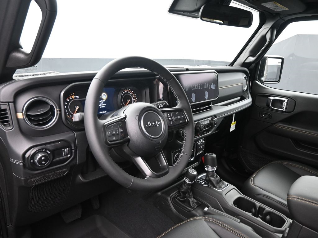 2025 Jeep Gladiator Sport photo 9