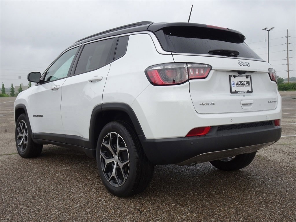 2024 Jeep Compass Limited photo 3