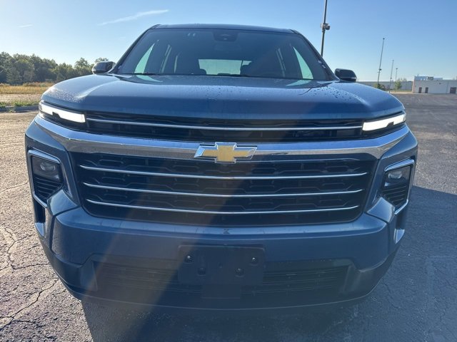 2025 Chevrolet Traverse photo 2