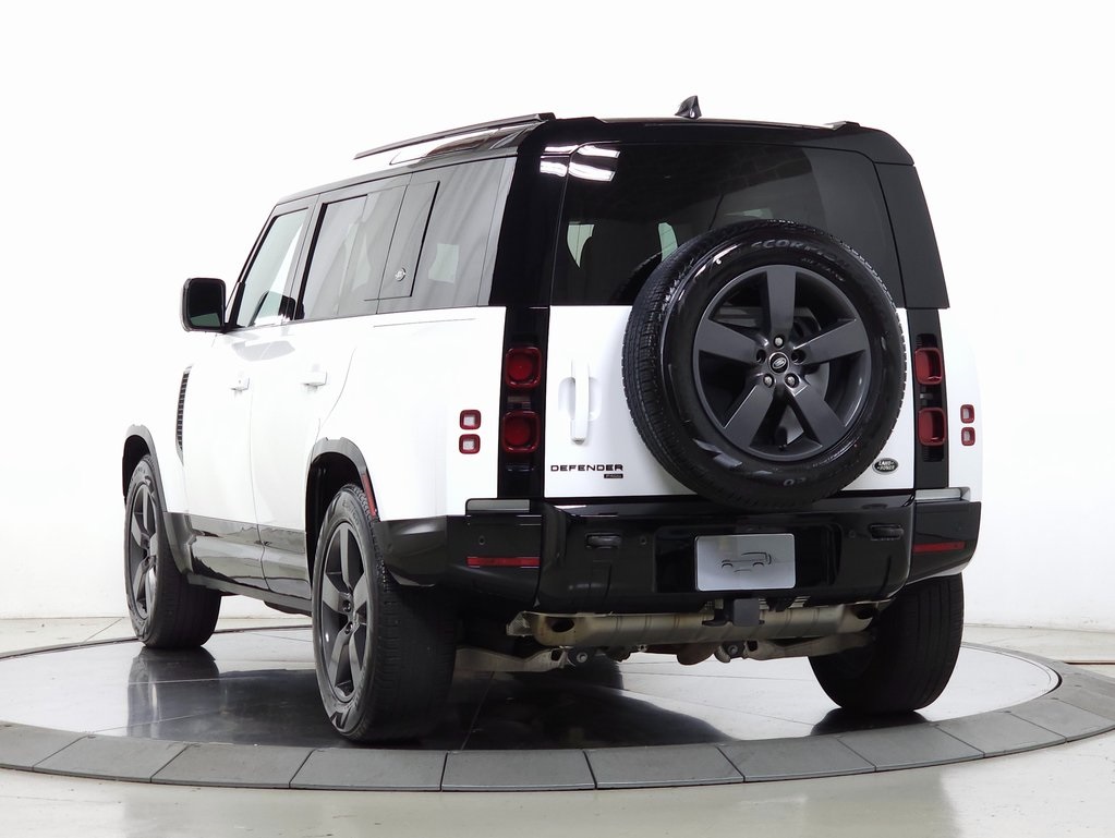 2022 Land Rover Defender 110 X-Dynamic HSE photo 3