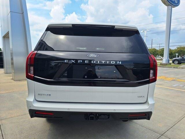 2025 Ford Expedition MAX photo 4