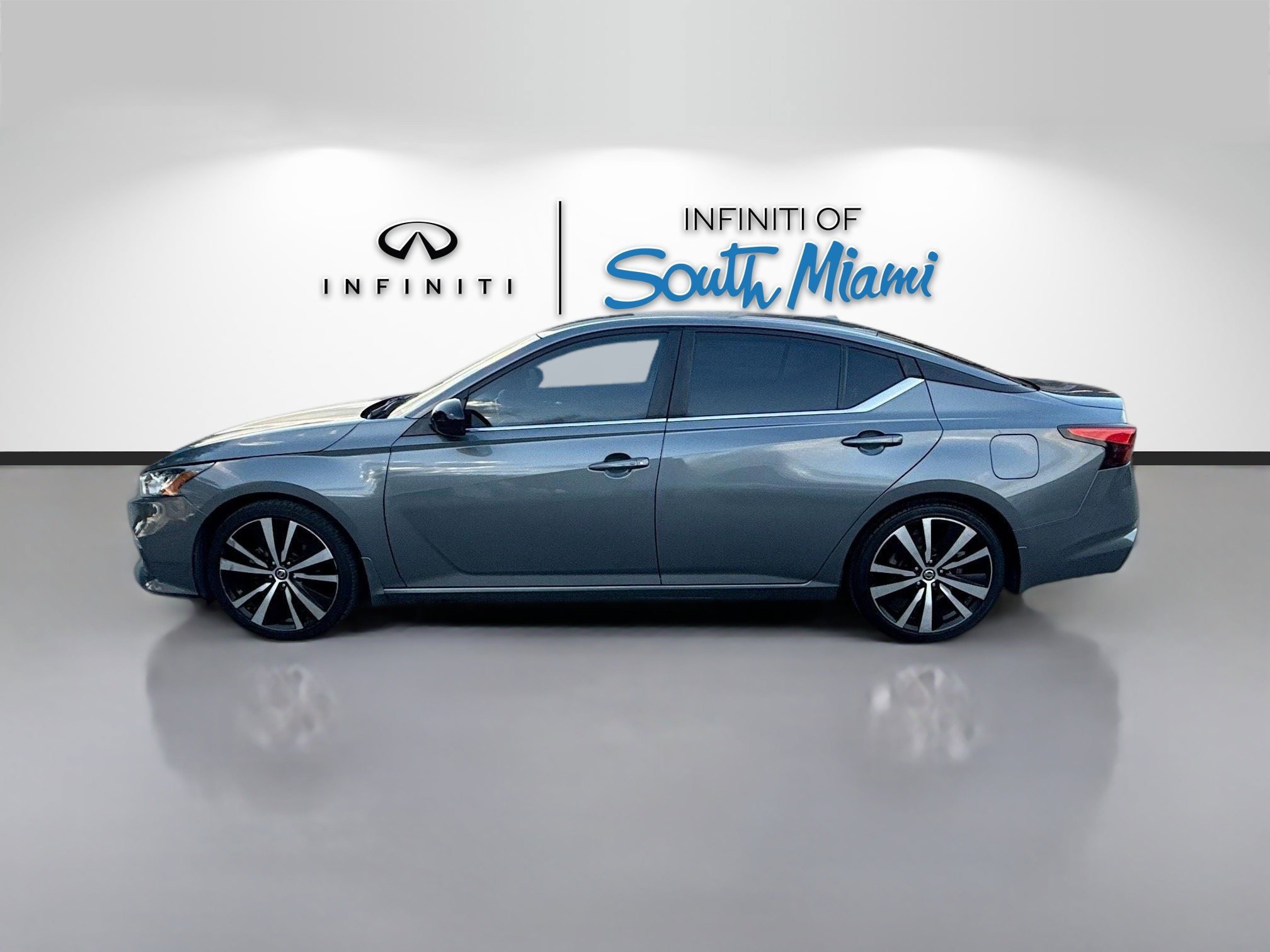 2019 Nissan Altima 2.5 SR photo 4