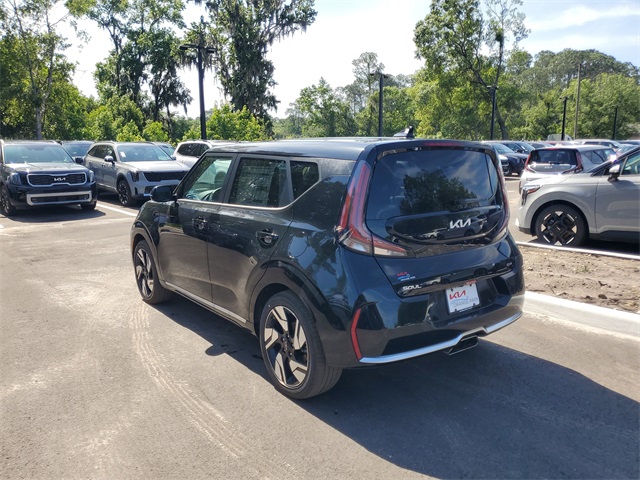 2025 Kia Soul GT-Line photo 4