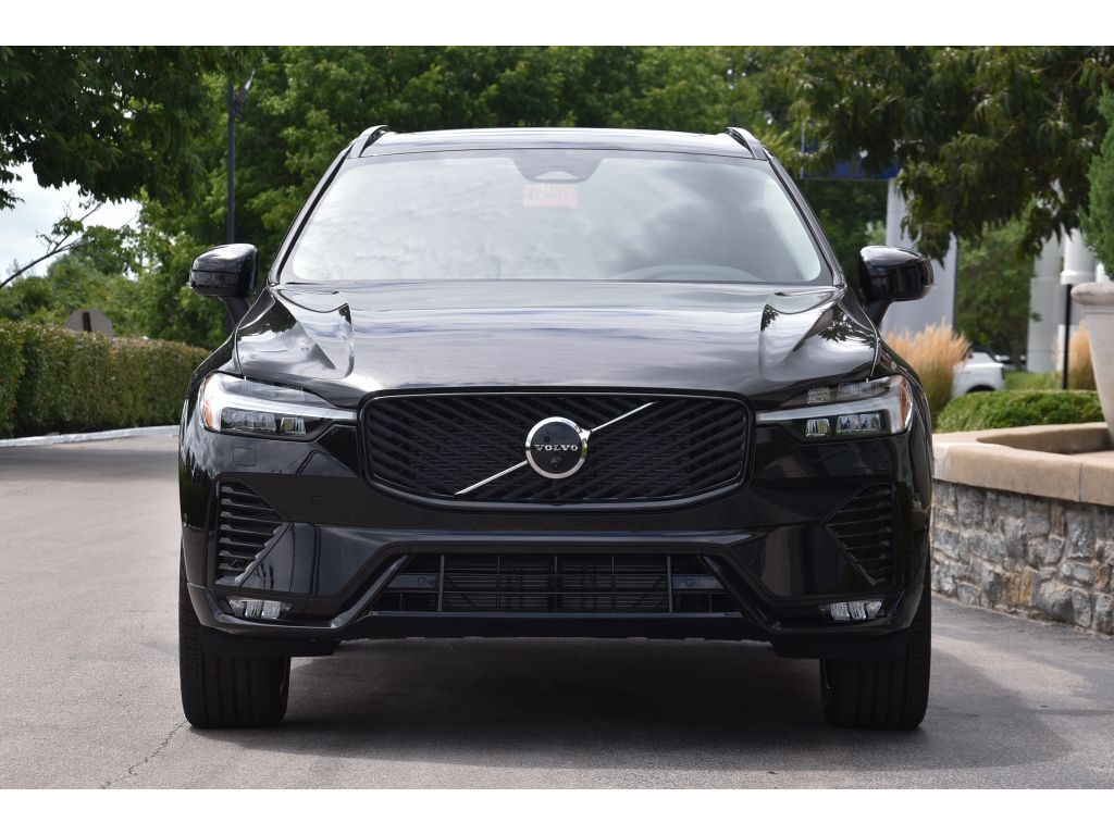 2026 Volvo XC60 B5 Plus photo 7