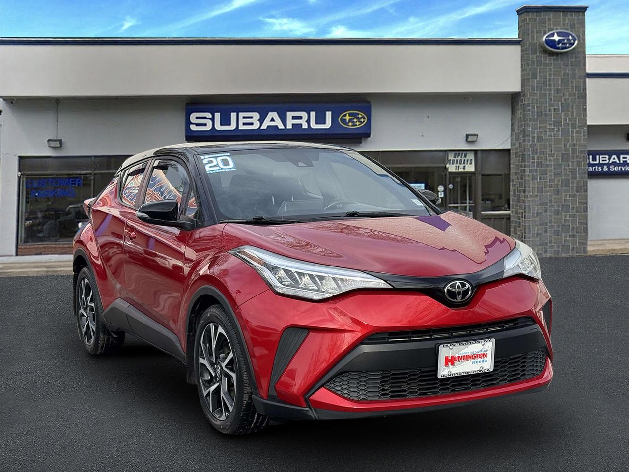 2020 Toyota C-HR XLE's photo