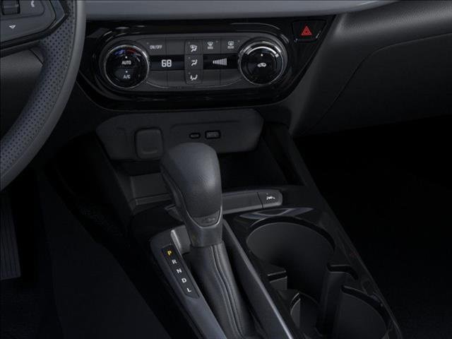 2025 Chevrolet Trax LT photo 21