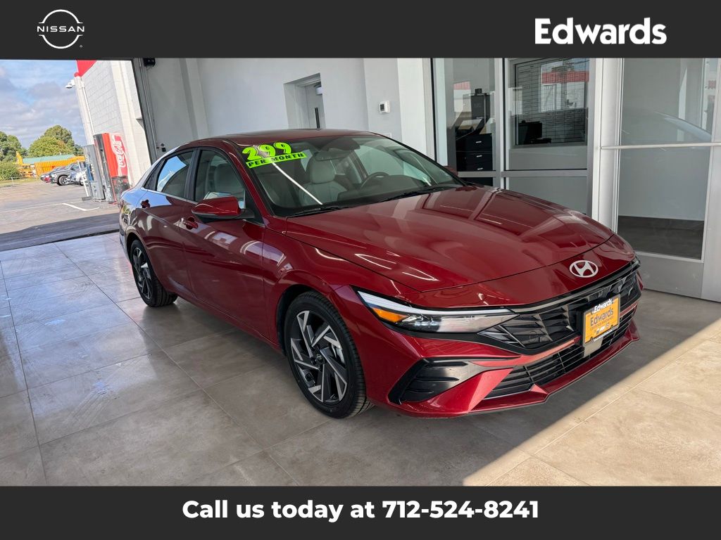 2024 Hyundai Elantra Limited photo 2