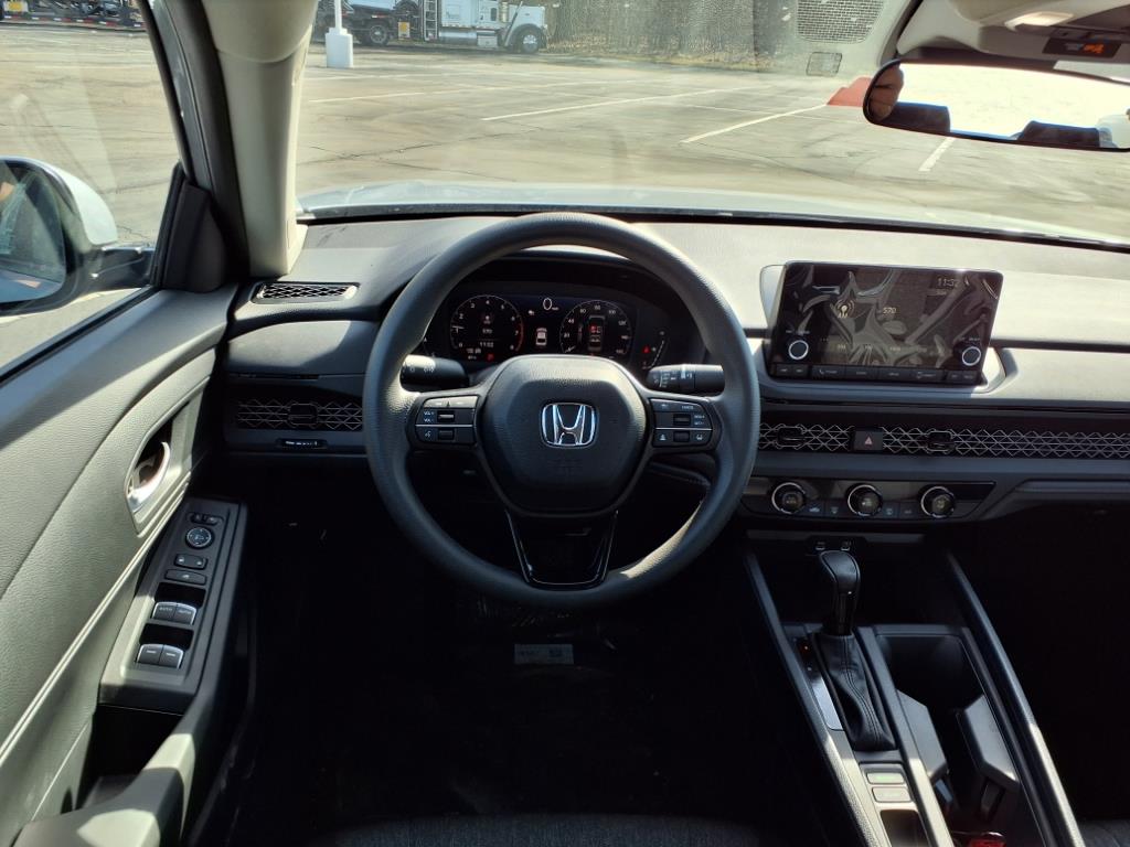2025 Honda Accord LX photo 7