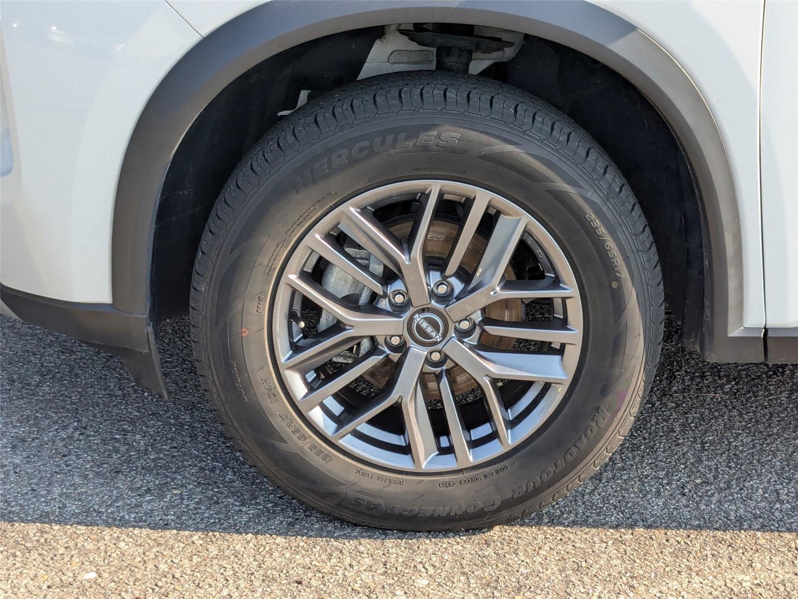 2023 Nissan Rogue S photo 3