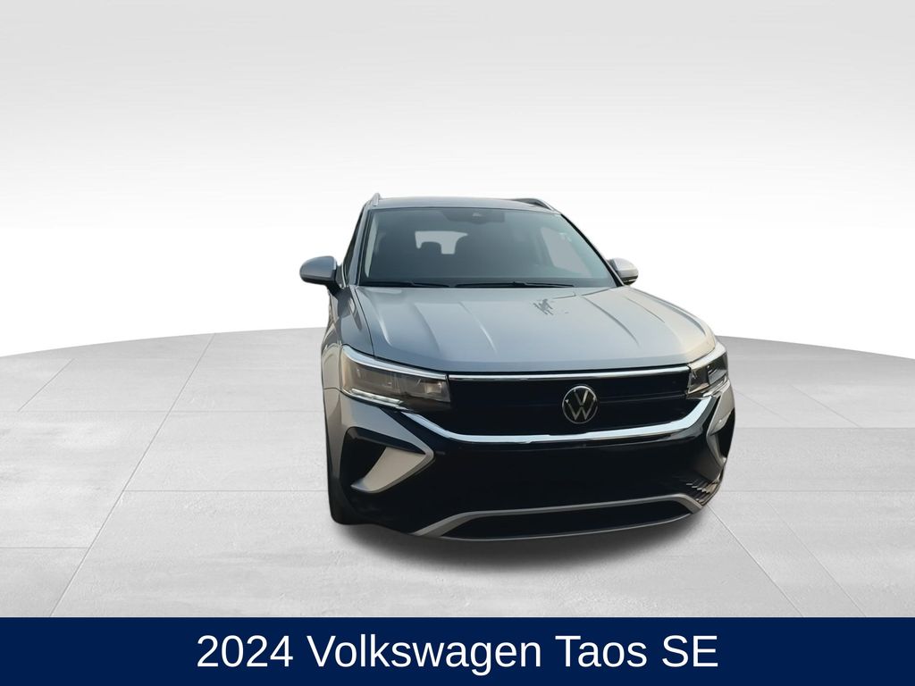 2024 Volkswagen Taos SE photo 3