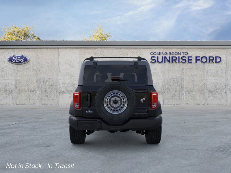 2025 Ford Bronco Base photo 5