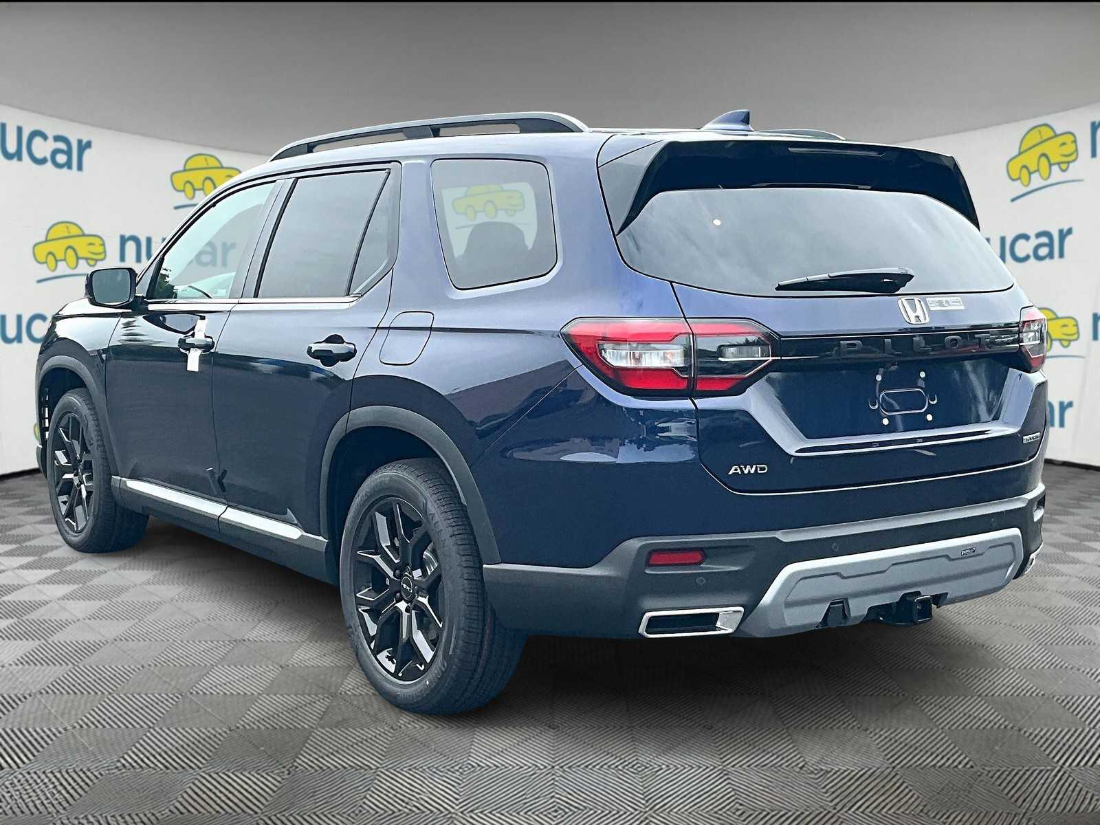 2025 Honda Pilot Touring photo 4