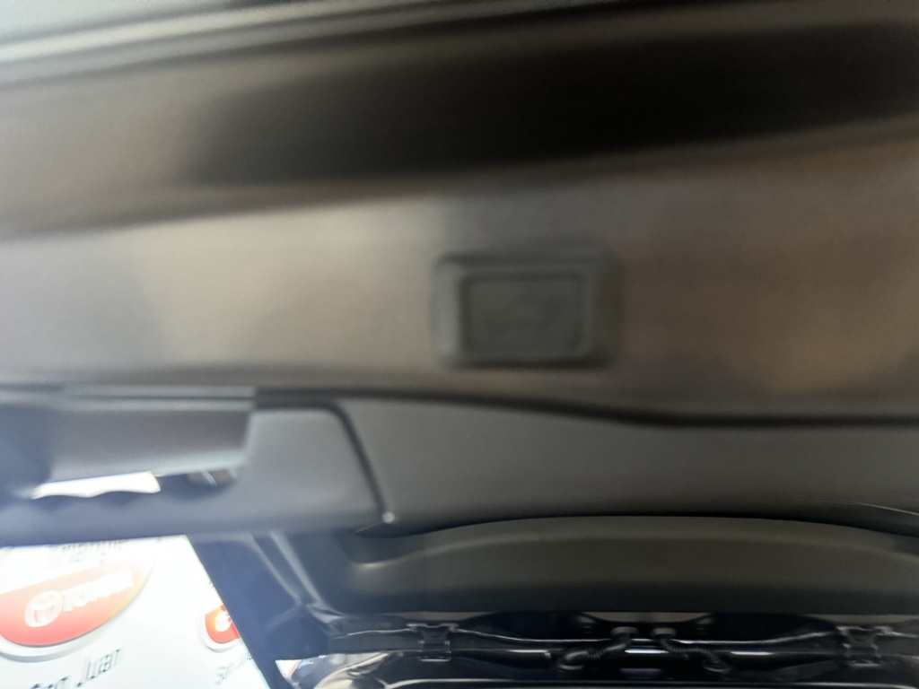 2025 Toyota RAV4 XLE Premium photo 23