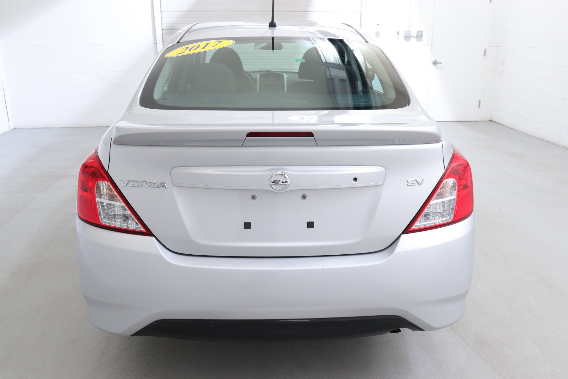 2017 Nissan Versa Sedan SV photo 7