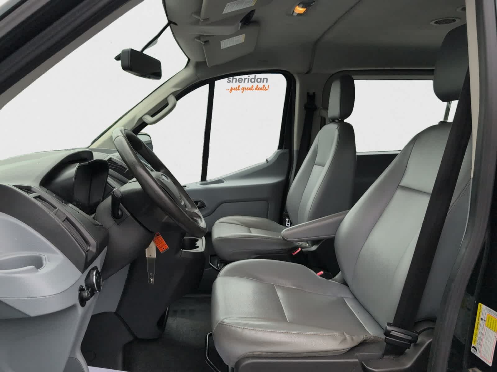 2015 Ford Transit XL photo 9