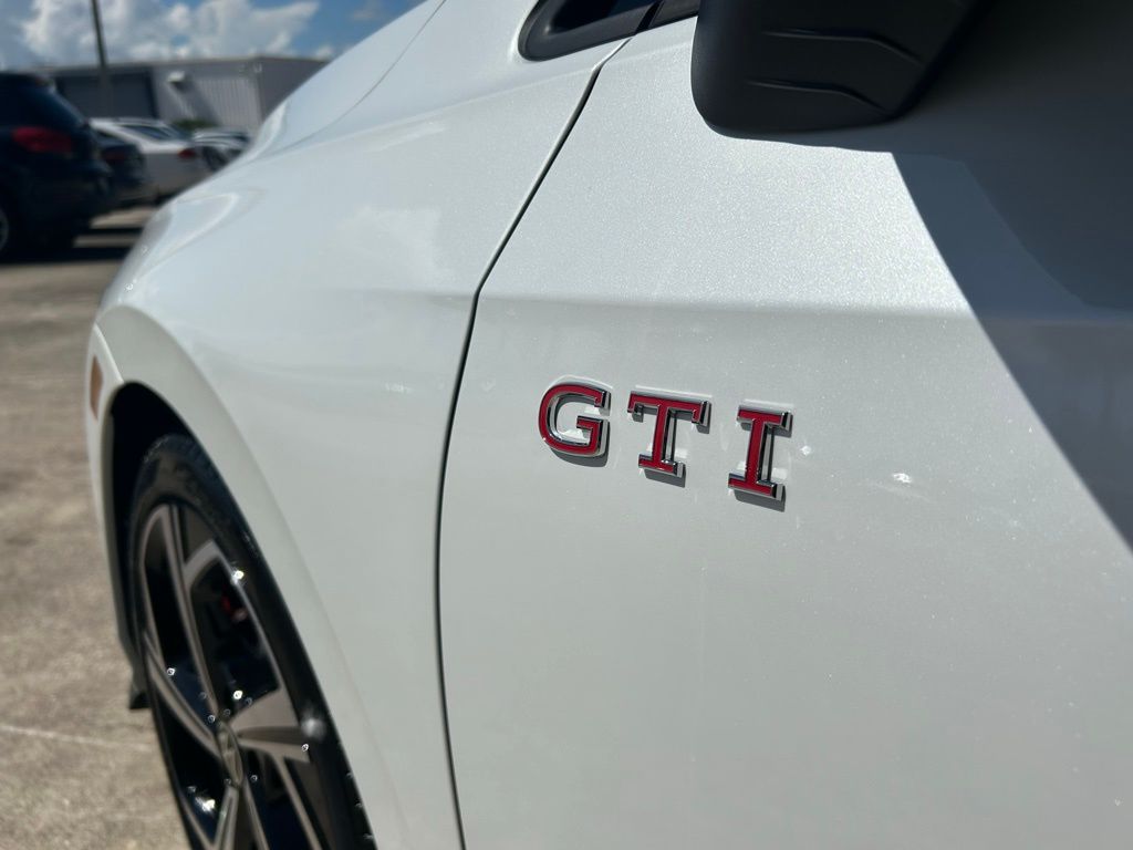 2025 Volkswagen Golf GTI SE photo 22