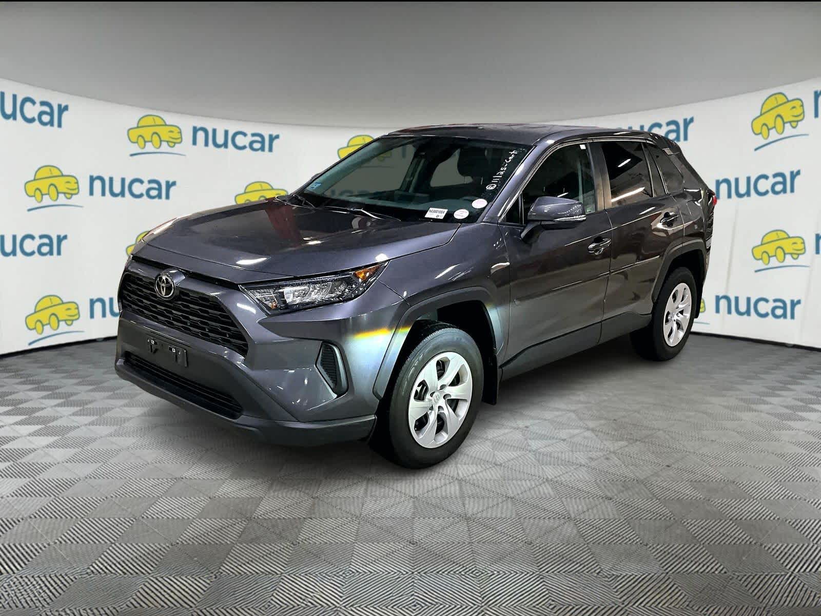 2022 Toyota RAV4 LE photo 2
